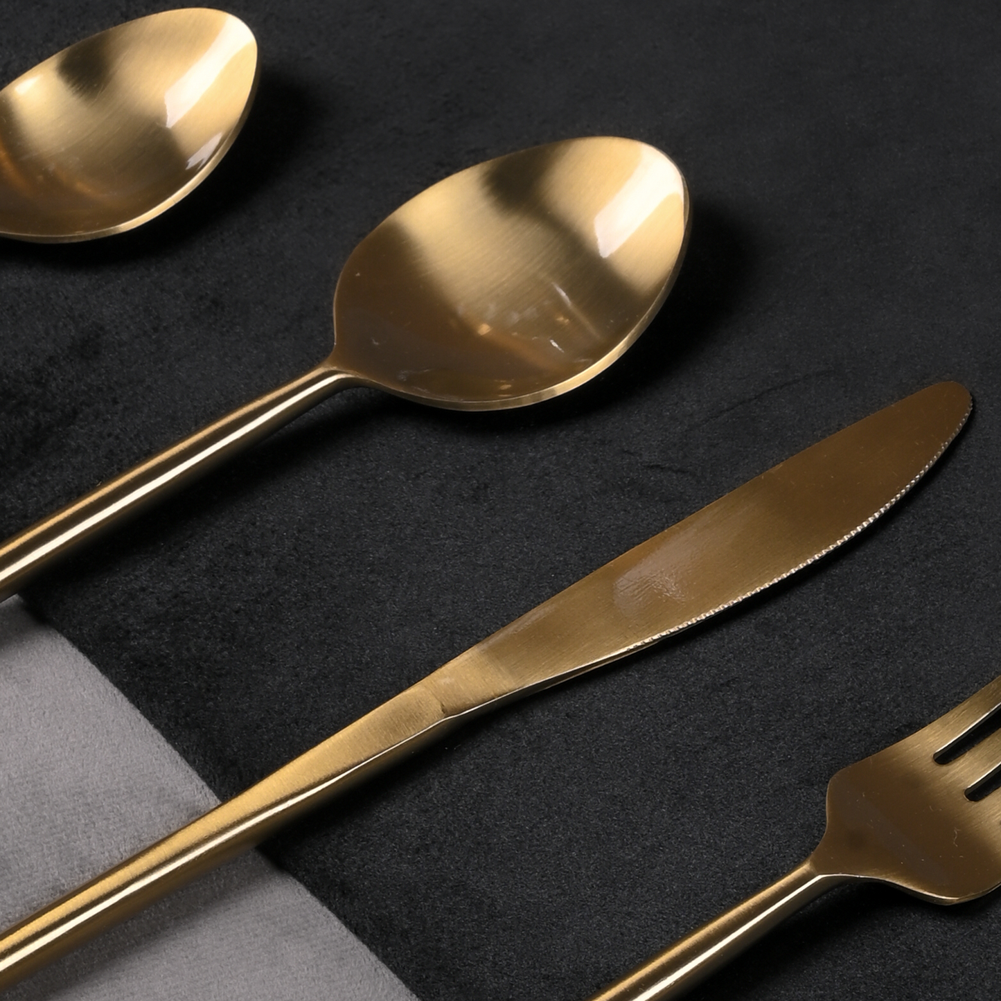 Greetwood Stainless Steel Cutlery Set for Dining Table in Gold