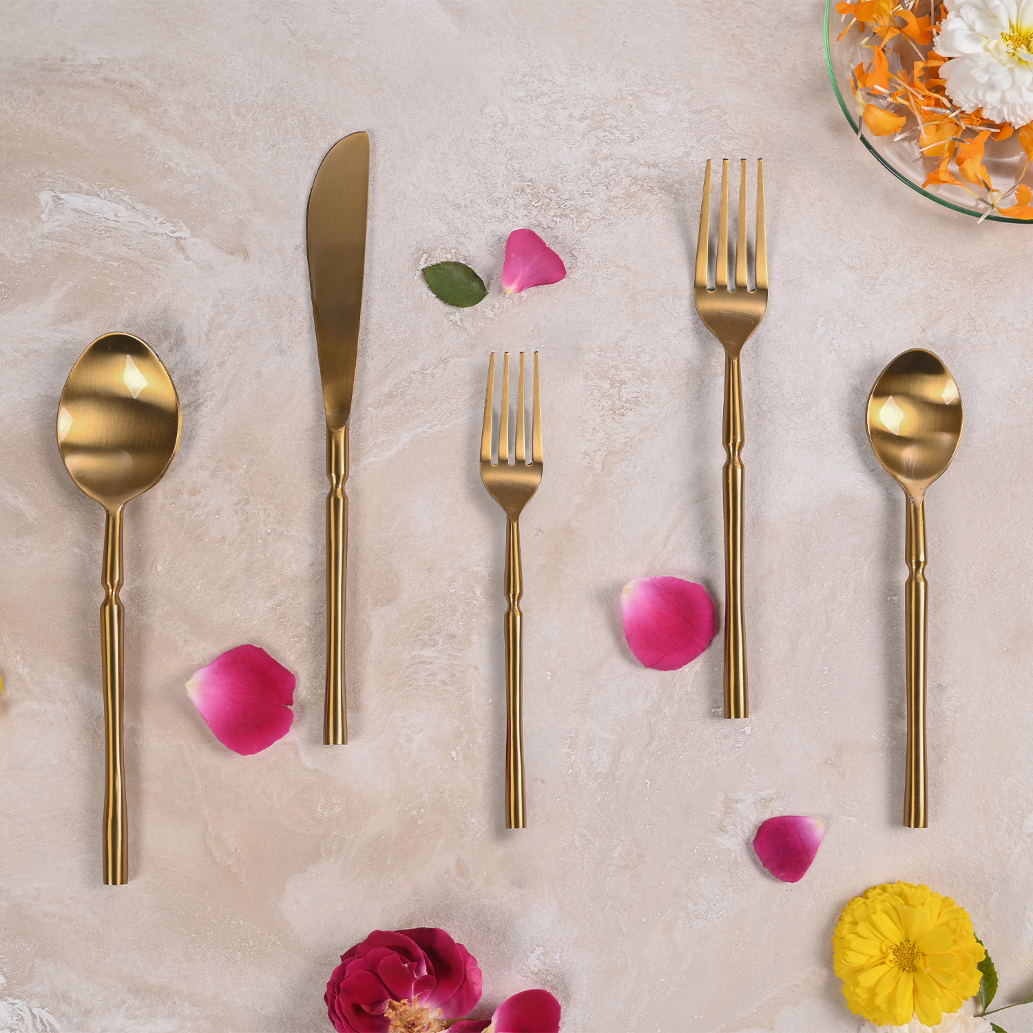 Greetwood Grooved Stainless Steel Cutlery Set for Dining Table in Gold
