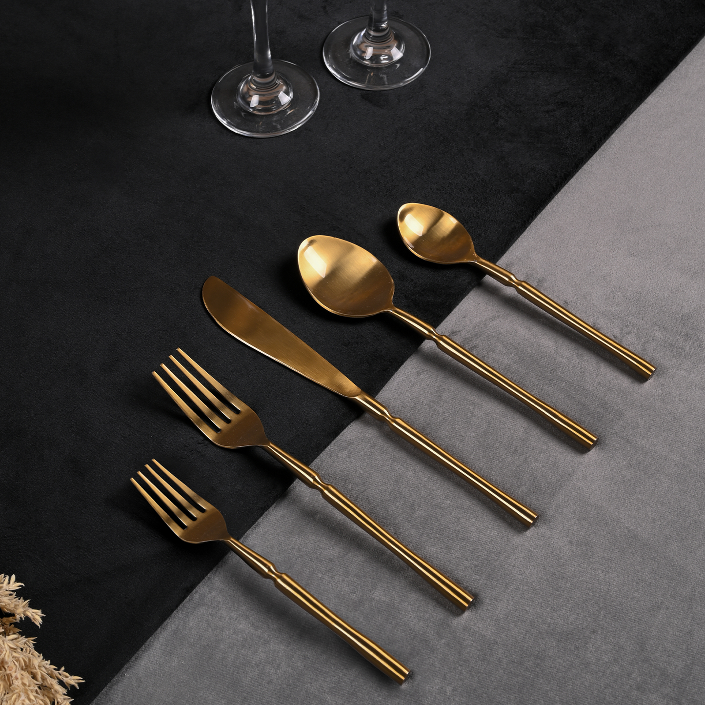 Greetwood Grooved Stainless Steel Cutlery Set for Dining Table in Gold
