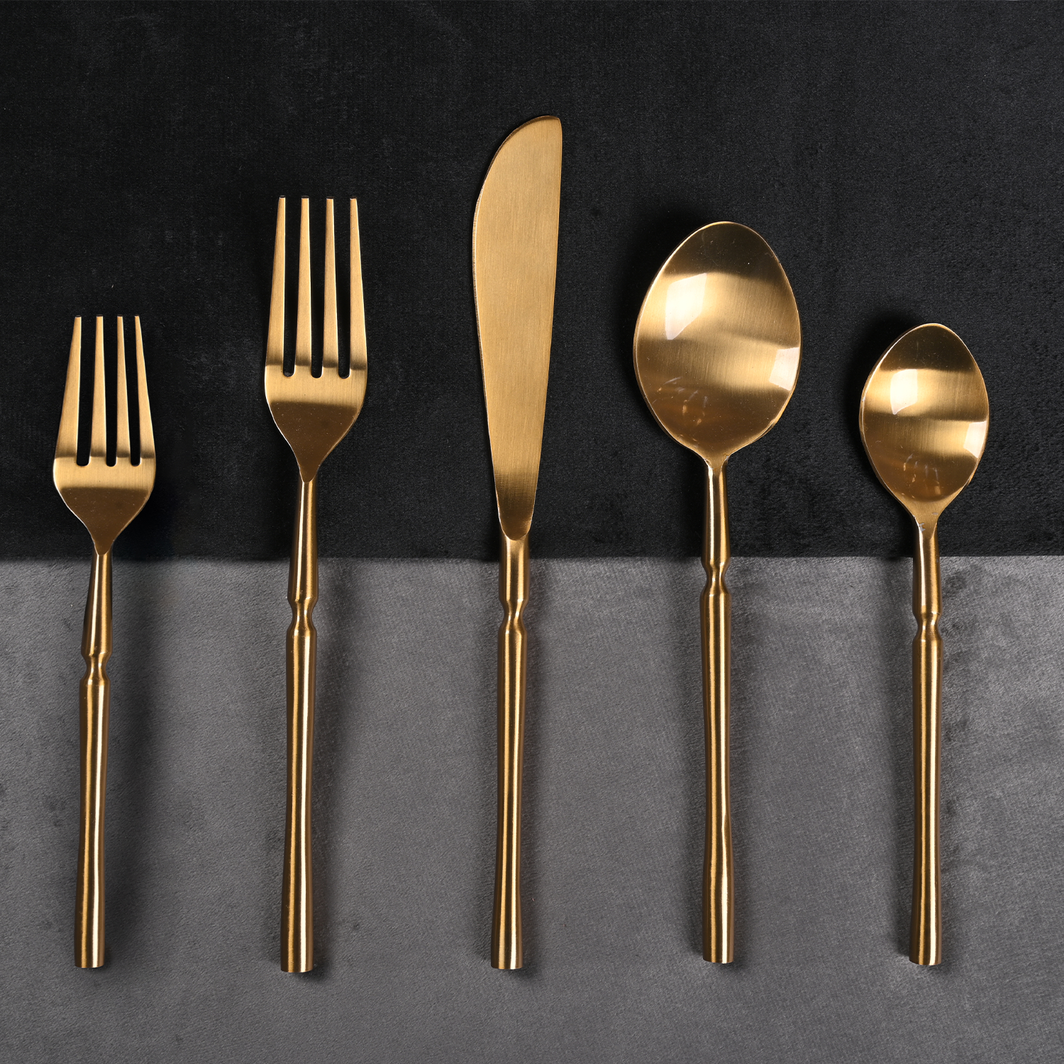 Greetwood Grooved Stainless Steel Cutlery Set for Dining Table in Gold