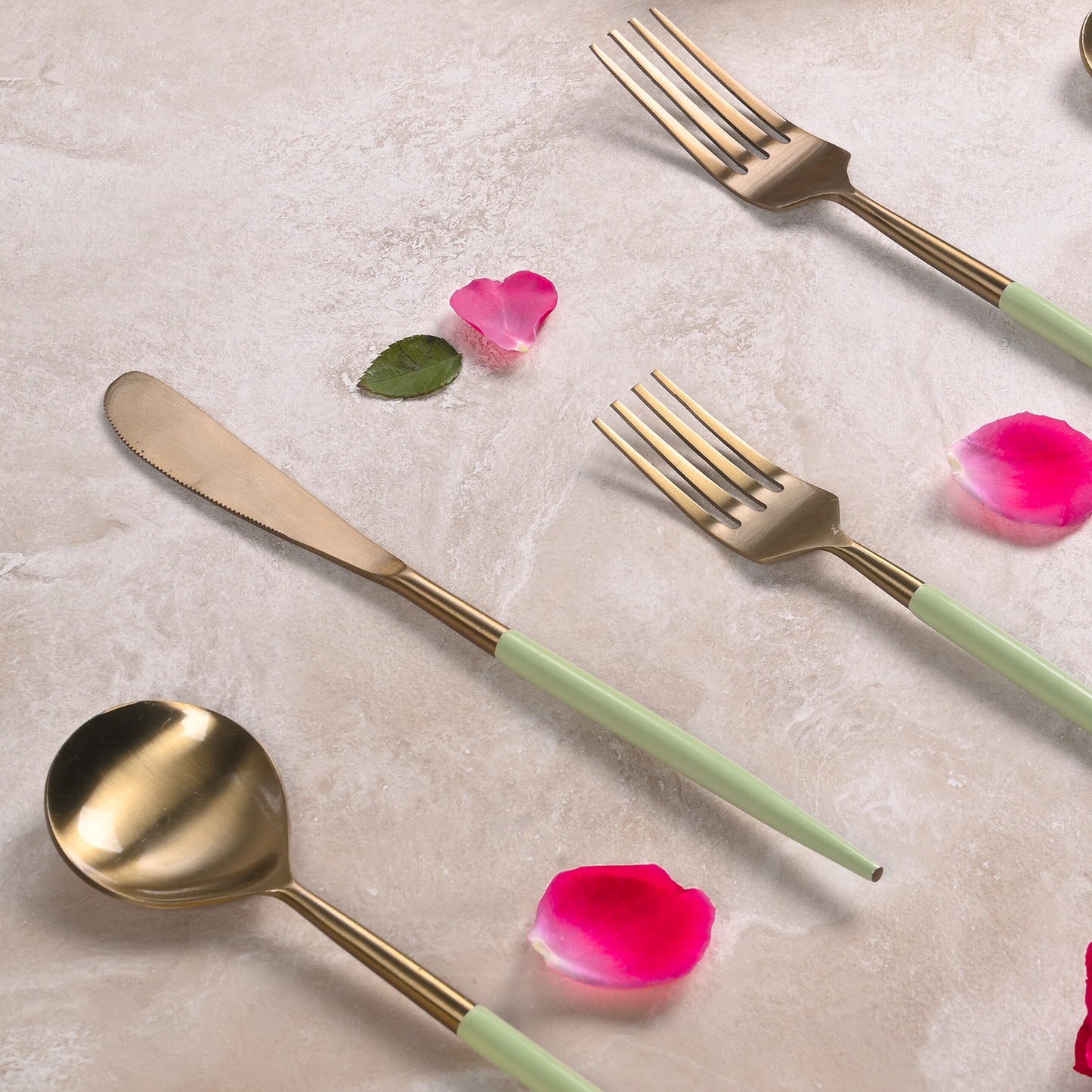 Greetwood Enamel Stainless Steel Cutlery Set for Dining Table in Green