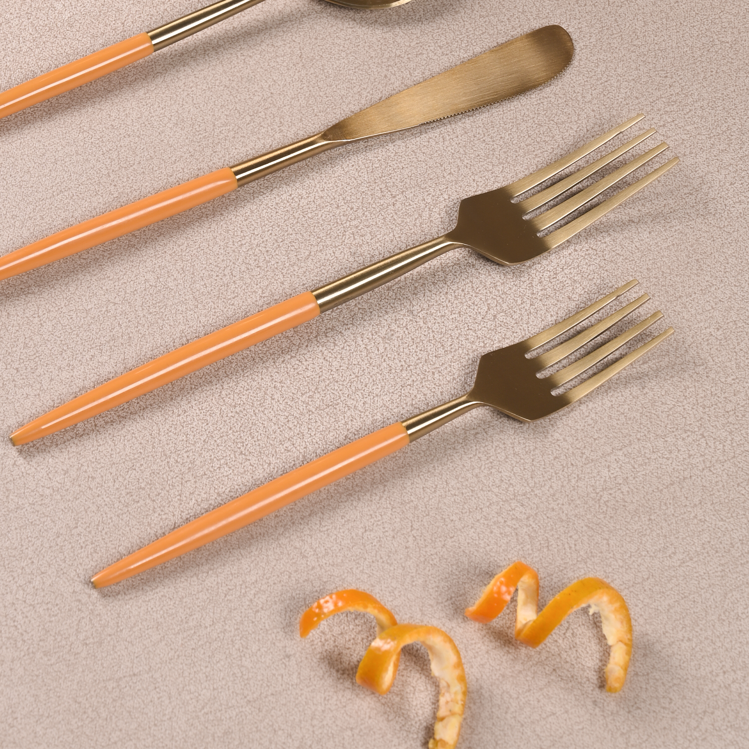 Greetwood Enamel Stainless Steel Cutlery Set for Dining Table in Tangerine